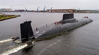The 'Dmitri Donskoi', the largest submarine in the world, at Sevmash ...