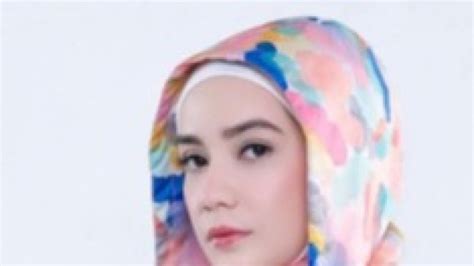 Netizen Sayangkan Putri Anne Lepas Hijab Jilbab Kok Dibikin Mainan