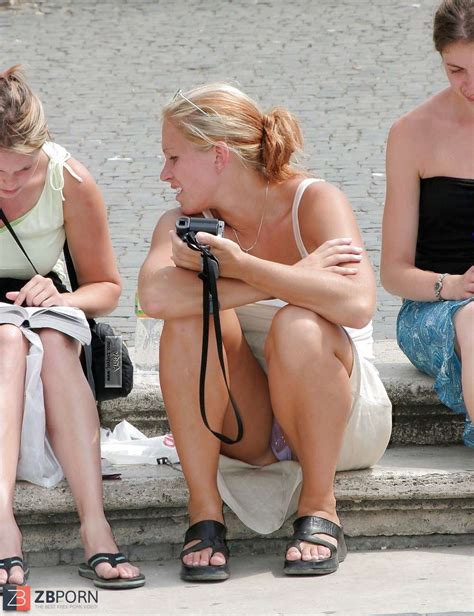 Upskirt Undies Voyeur Unter Dem Rock Ein Slide Zu Sehen