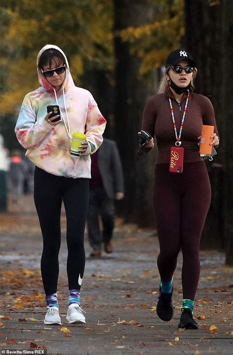 Rita Ora Whips Off That Diamond Ring In Workout Gear Daily Mail Online
