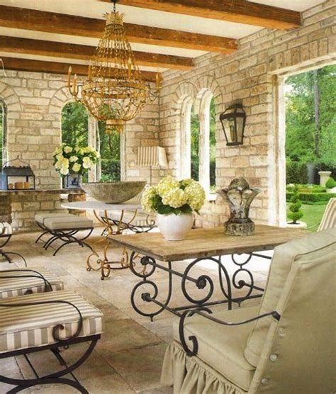 Rustic Meets Stylish In Outdoor Spaces