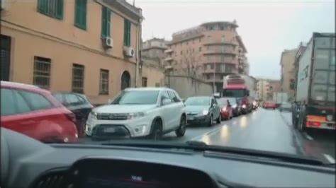 Genova Incidenti In Autostrada E Pioggia Traffico In Tilt A Ponente