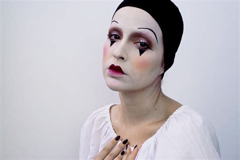 How To Do Pierrot Clown Makeup Makeup Vidalondon