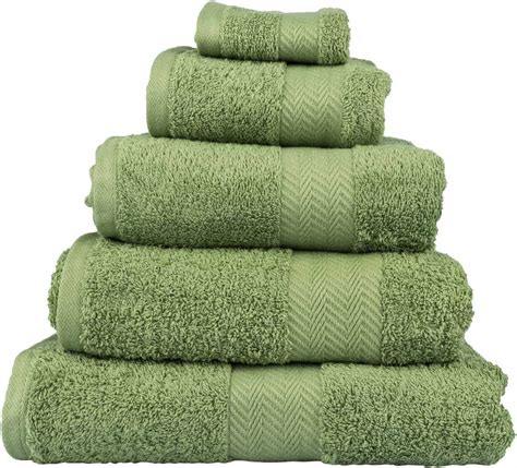 Homescapes Fern Green Bath Towel 500 Gsm Combed 100 Egyptian Cotton
