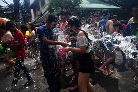 Thai New Year Splashes In With Water Fights Raves The Straits Times