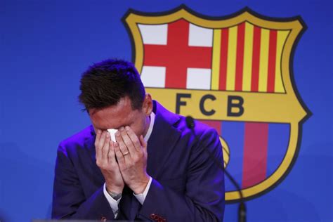 El Fin De Una Era Messi Se Despidió Entre Lágrimas De Un Barcelona En