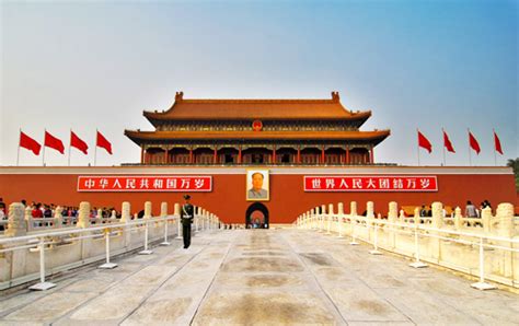Tiananmen square became a monument to the china which came before, and a trophy of the new government. Photos of Beijing Tiananmen Square, Beijing Tiananmen ...
