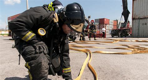 Los Servicios De Emergencia Se Preparan Para Lo Peor En Comunidad