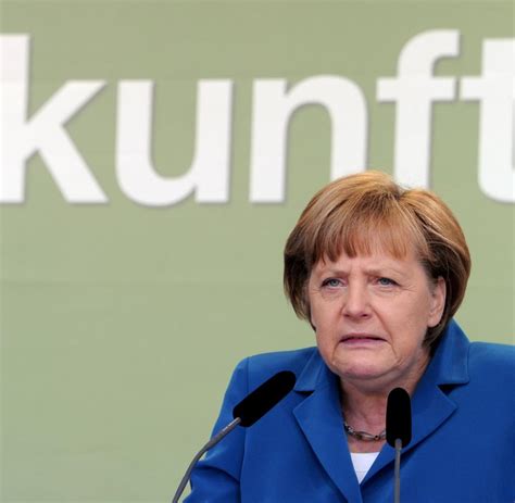Kieler Wahlkampf Wie Angela Merkel Mit Ihren Mundwinkeln Kämpft Welt