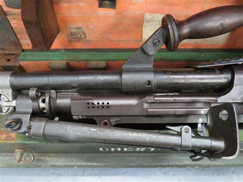 Deactivated Mki Bren Light Machine Gun303 25 Inch Barrel With Built