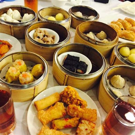 Dim sum is a chinese meal of small dishes, shared with hot tea, usually around brunch time. 14 Dim Sum Buffets in Singapore For You To Eat Until You ...