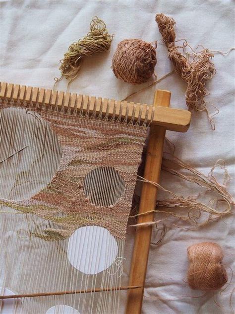 How To Weave A Basket Using Raffia Or Fabric Make Your Own