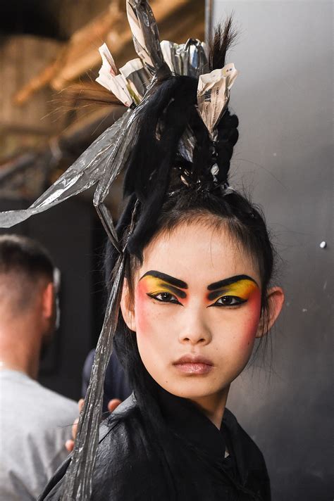 The Best Hair Makeup Looks From London Fashion Week Ss