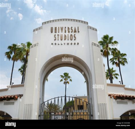 Universal Studios Entrance Hollywood Ca Stock Photo Alamy