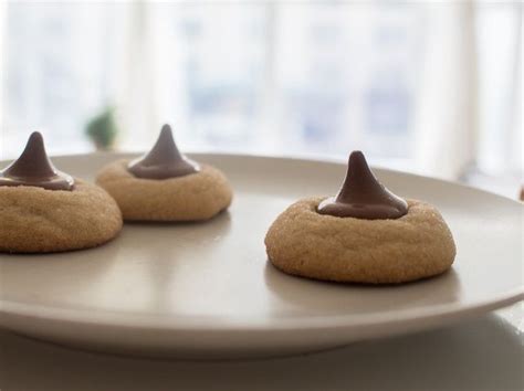 4 ingredient peanut butter hershey kisses cookies recipe that is not only easy to bake, but can be done in 15 minutes! How to Bake Hershey Kiss Peanut Butter Drop Cookies Recipe ...