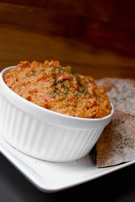 Gillycakes Spicy Roasted Red Pepper Hummus
