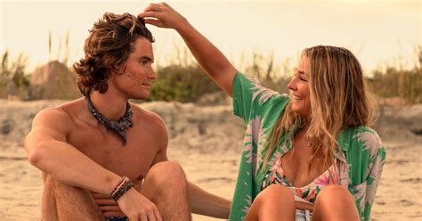 What Happened Between Outer Banks Stars Madelyn Cline And Chase Stokes
