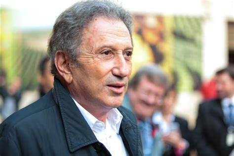 Découvrez sa biographie, ses photos, vidéos et interviews a 77 ans, michel drucker ne compte pas abandonner les plateaux télé de sitôt. Michel Drucker dans "TV Magazine" - La mort de Jean ...