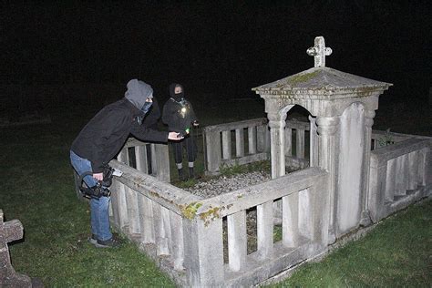 Washingtons Most Haunted Ghost Hunters Head To Black Diamond Cemetery