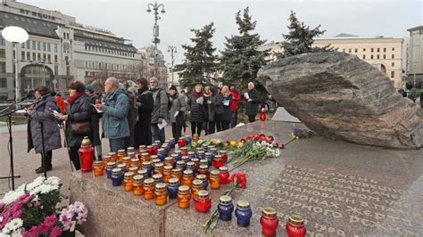 Russians Remember Victims Of Stalin S Great Purge