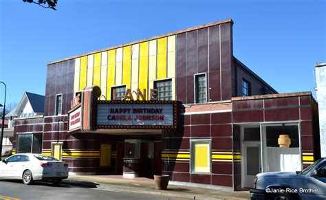 Jayar, it was great to hear the good news about the new movie theater in williamsburg. Movie Magic: The Lane Theatre, Williamsburg, Kentucky ...