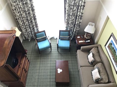 Either way, you'll enjoy plenty of room to spread out in comfort, with private bedrooms, extra bathrooms and ample living space. Disney Saratoga Springs 3 Bedroom Grand Villa