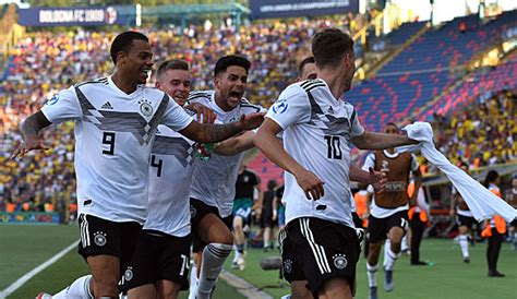 Die dfb efootball plattform bietet deutschen fifa & pes spielern die einzigartige möglichkeit sich national zu messen. Deutschland U21 - Rumänien U21 4.2: DFB-Junioren kämpfen sich ins Finale