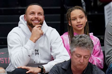 Stephen Curry S Daughter Looks All Grown Up At Basketball Game Photo