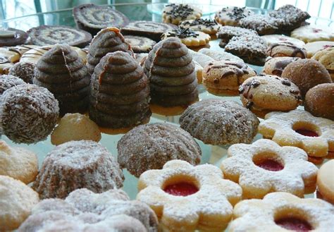 Beat 4 eggs thoroughly, add honey, and mix well with flour mixture. Which Czech (Slovak) Christmas cookies are your favorite? / Ktere cukrovi mate nejradeji ...