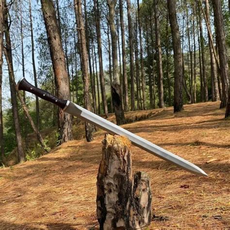 Custom Handmade Carbon Steel Blade Celtic Leaf Sword Hunting Sword
