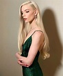 Anya Taylor-Joy Had a ‘Queen’s Gambit’ Manicure at Golden Globes 2021 ...