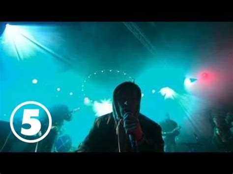 Sedan 2009 är han soloartist. Daniel Adams-Ray - Sabotage Beastie Boys - YouTube