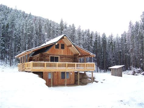 Lair prefab cabin features a beautiful 3' porch that runs the entire length of one side. Latest Montana Mobile Cabins - Tiny House Blog