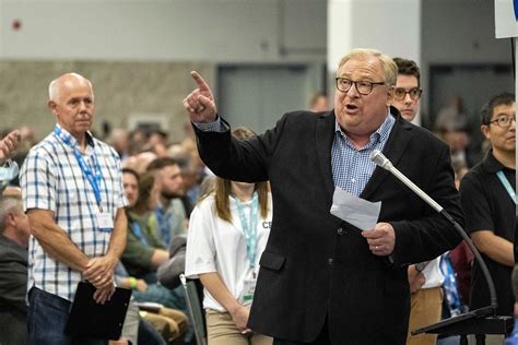 Rick Warren Campaigns For Southern Baptist Reinstatement Of Saddleback