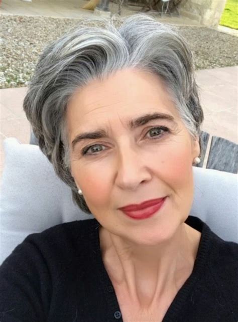 30 Glamorous Grey Hairstyles For Older Women 2022