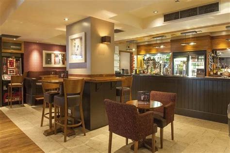 The hotel is situated in the tower hill area of london offering a fine location from which to see the various sights and attractions of one of the world's great cities. Premier Inn London Tower Bridge - Compare Deals