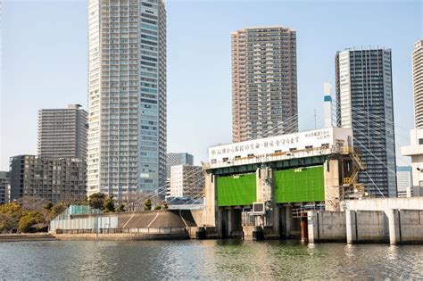 The Front Line of the Ocean, Protecting Tokyo Against Flood Damage