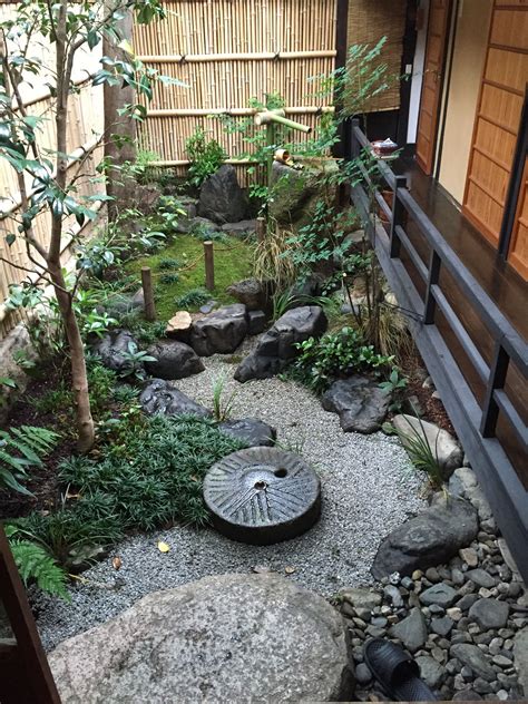 These gardens are common sights in japan and they are designed based on the tea ceremony which is so traditionally japanese. Pin by Kate Hoy on Wanderlust | Small japanese garden ...