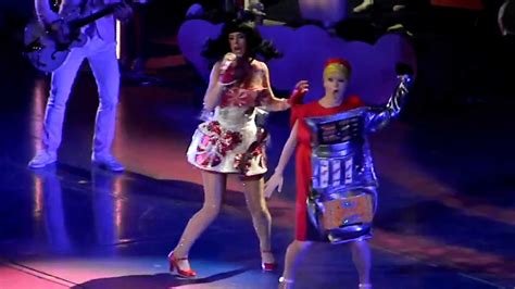 katy perry california dreams tour waking up in vegas ft lauderdale florida 06 11 11 youtube