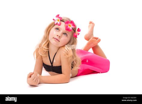Nettes Hübsches Kleines Mädchen In Schwarzen Bikini Pink Rock Und Rosa