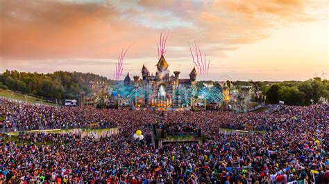 It's time to meet the stars of dramas that you loved in 2016. Tomorrowland Festival 2016 - Radioprogramm - Programme ...