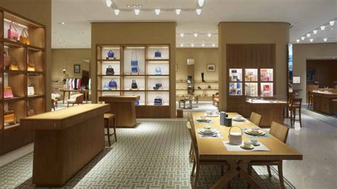 A New Hermès Boutique Opens Its Doors Pursebop