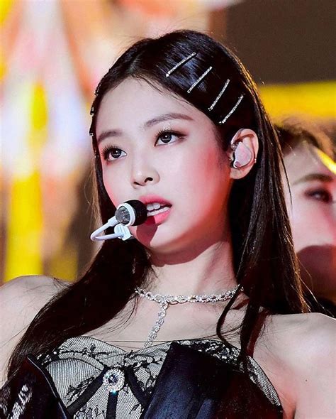 She is the first member of the band, who has already started a solo project. 5 Styles of Hair Clips for Jennie BLACKPINK that are now ...