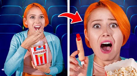 ¡15 Bromas Graciosas Para El Cine ¡guerra De Bromas Youtube