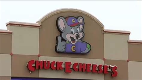 Chuck E Cheese Facing Restructuring Pays 3 Million In Executive