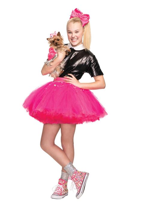 Jojo made a small appearance in the fourth season of dance moms. NickALive!: Nickelodeon Superstar JoJo Siwa Announces First-Ever U.S. Concert Tour and First EP ...