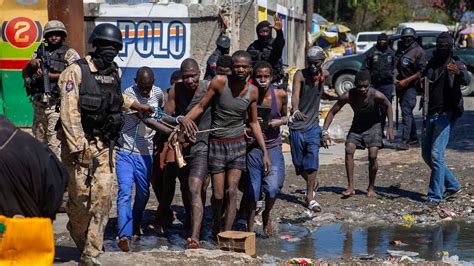 8 Dead Including Prison Director After Haiti Jail Break Wowk 13 News
