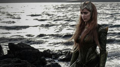 Heres Your First Look At Amber Heard As Mera In Justice League — But