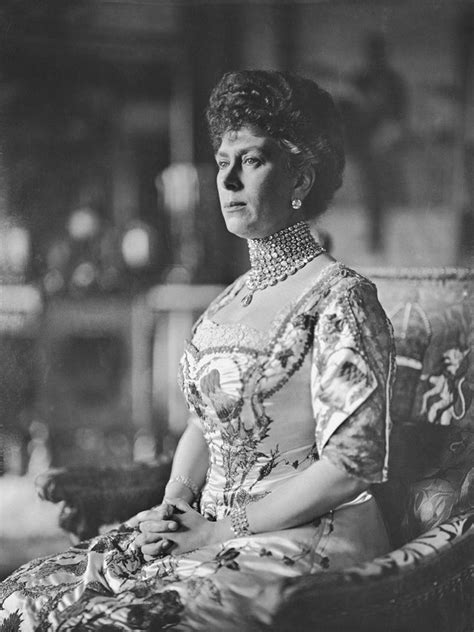 1911 Queen Mary of the United Kingdom in coronation dress | Grand Ladies | gogm