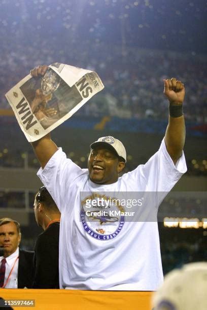 Ray Lewis Photos Photos And Premium High Res Pictures Getty Images